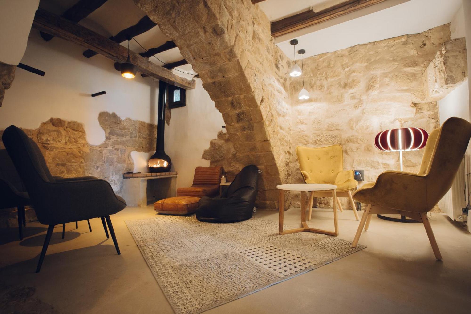 Castell De L'Aguda Hotel Tora de Riubregos Екстериор снимка